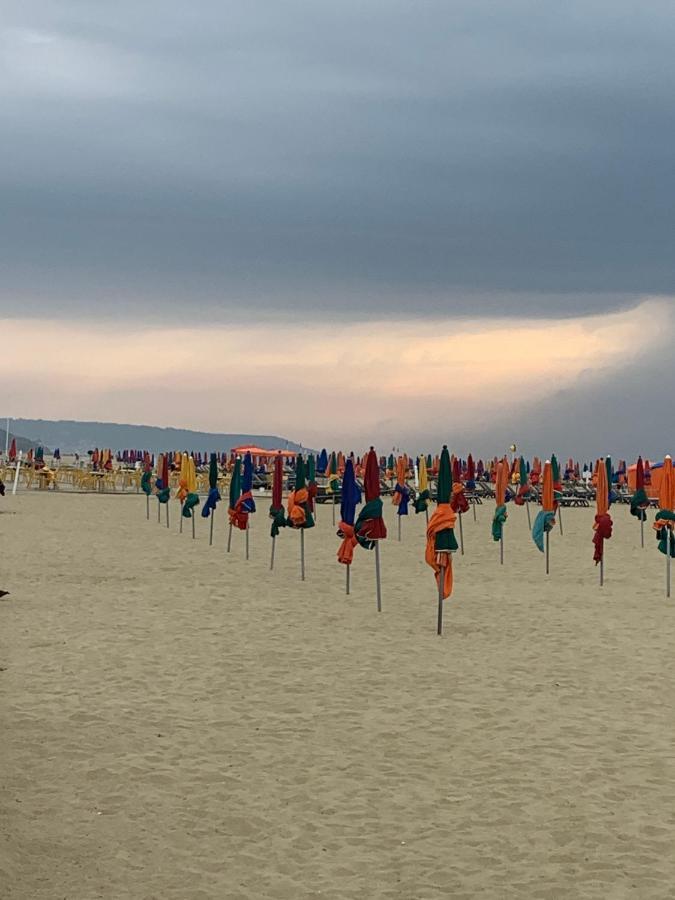 Horizon Bleu Lägenhet Deauville Exteriör bild